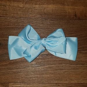 Blue bow